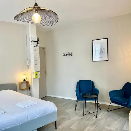 Orphelins 3 1er Appartement *